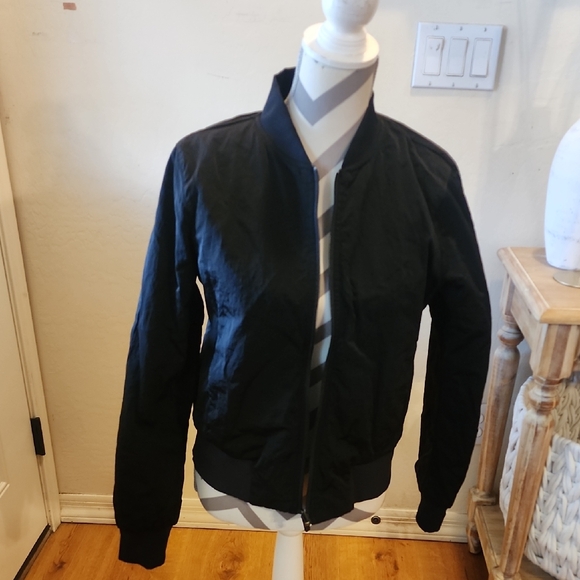 Lululemon Athletica Non Stop Bomber Reversible Black Bomber Jacket Size 8 - Picture 7 of 16